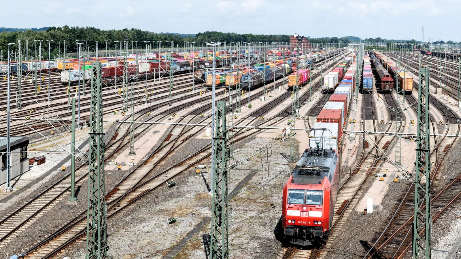 Imagen editorial ilustrativa relacionada con transporte, logística e infraestructuras