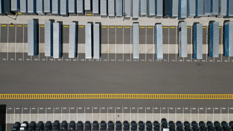 Imagen editorial ilustrativa relacionada con transporte, logística e infraestructuras