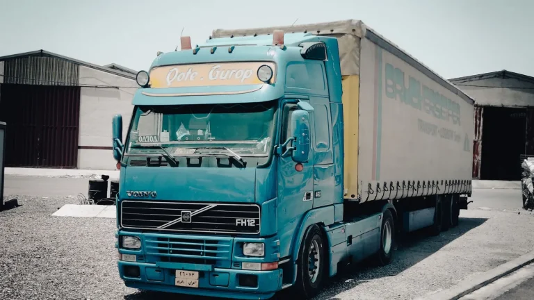 Fotografía ilustrativa de la actualidad del transporte y logística profesional